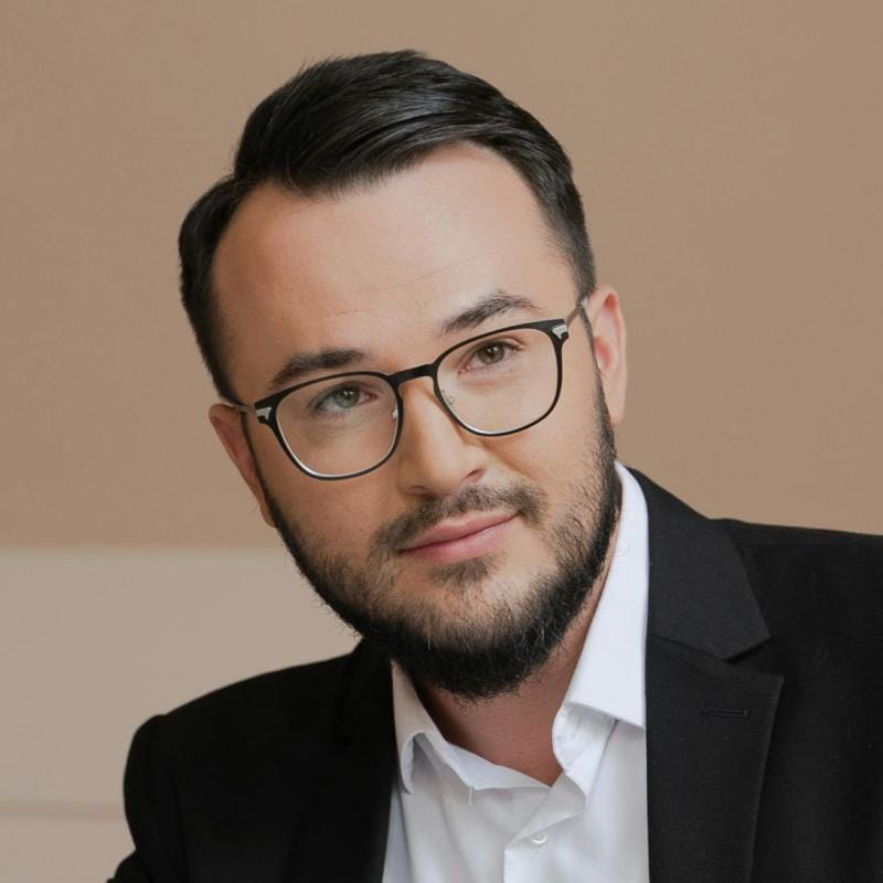 Agência digital em balneário Camboriú 13 portr 1x1 530 1